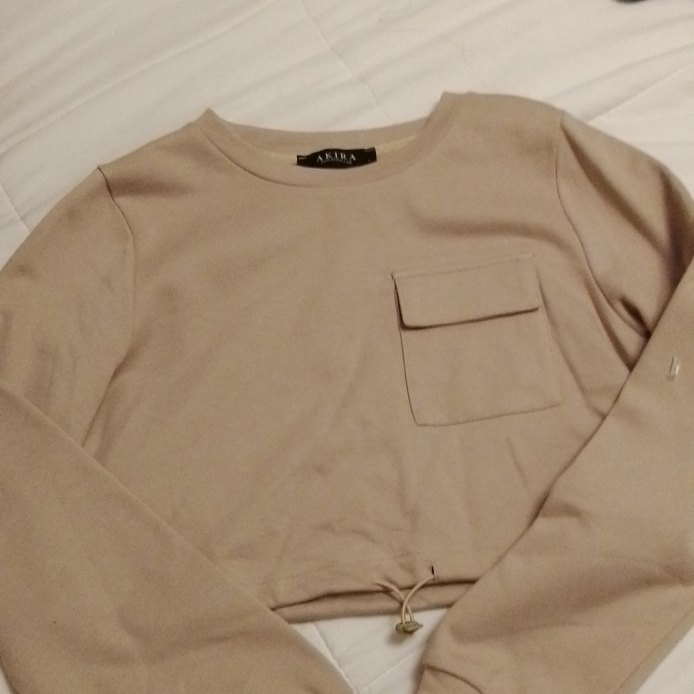 NWOT Akira Beige Cropped Sweatshirt Lg